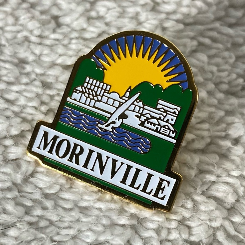 5/$35 Vintage Morinville Alberta Enamel Souvenir Pin